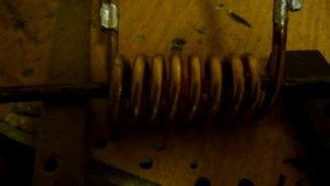 Индукционный нагрев стальной шпильки.