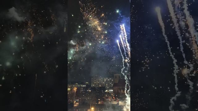 Berlin fireworks Alexanderplatz #alexanderplatz #silvester #neujahr #fireworks #berlin #happynewyear