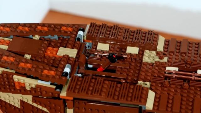 LEGO Star Wars: UCS Sandcrawler смотреть онлайн