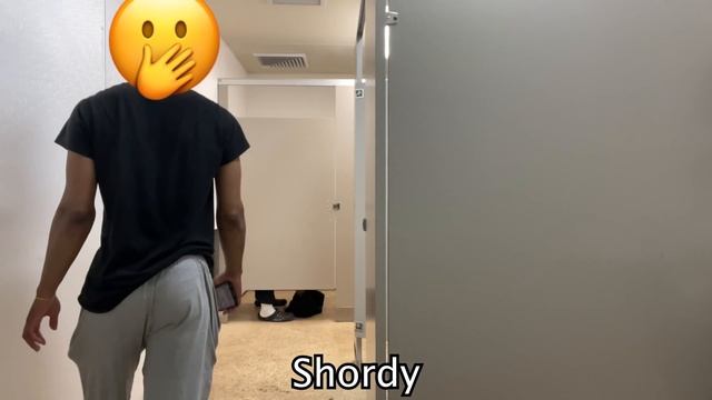 S*X IN PUBLIC BATHROOM PRANK смотреть онлайн