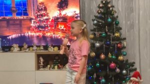 Милана у бабы Эллы 01.01.2025 поёт песню Миланы Хаметовой