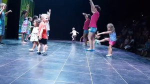 Дети танцуют (мини диско) M_I_L_A!