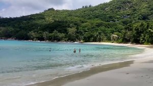 Сейшел,на автобусе на пляж Такамака(Anse Takamaka Beach) и рыбный суп на ужин