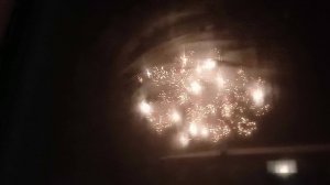 Новогодний фейерверк из окна дома. 1 января 2025 г