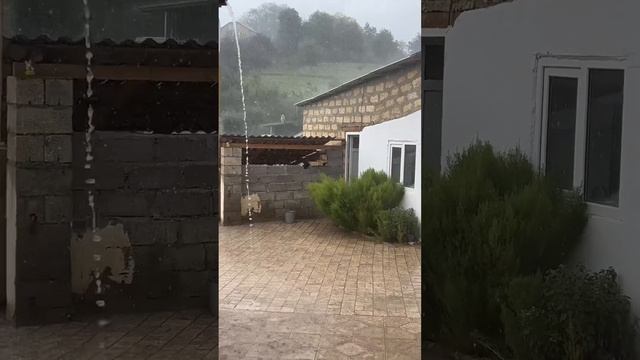 Вот такой ливень шел в Дагестане, ветер сильный #дагестан #дербент #природа #nature #врек смотреть онлайн