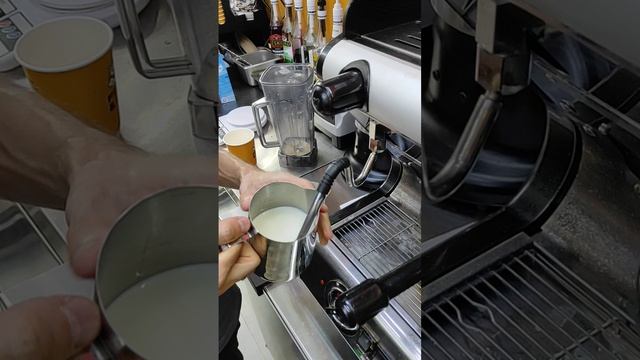 латте приготовление на рожковой кофе машинке. смотреть онлайн