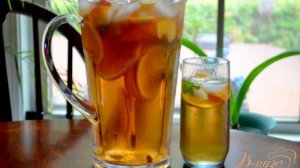 Холодный чай с фруктами