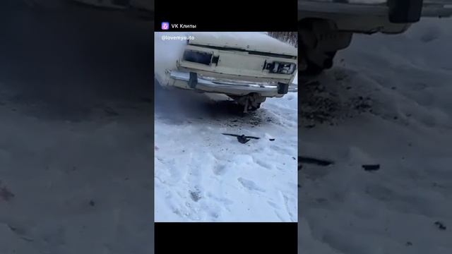 как быстро убрать снег с машины)))