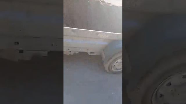Прицеп Экспедиция тащит