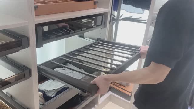 Выдвижная вешалка для брюк Unihopper c доводчиком, clip-on, Moka смотреть онлайн