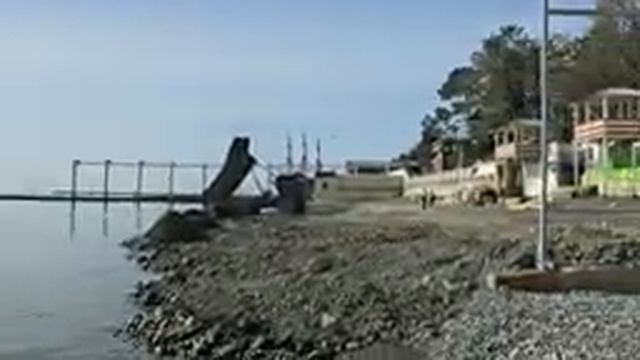 В Сочи началась весна, поэтому воду можно и отключить..