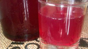 Яблочный компот с вишней и бананом