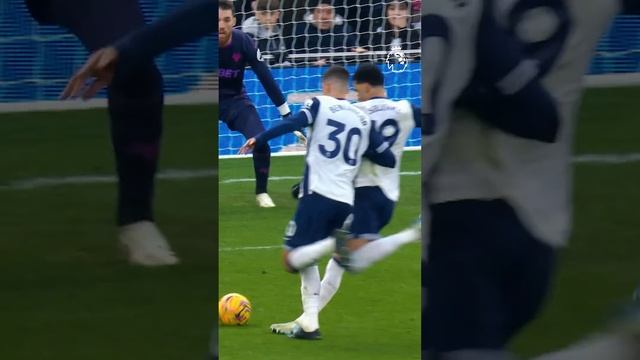 Oops! Bentancur & Solanke Clash!