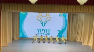 Ансамбль «Эмдэй сэмдэй уоланнар»