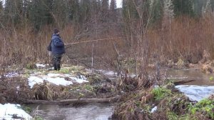 Осенняя рыбалка. В мутном омуте, хариус водится :)