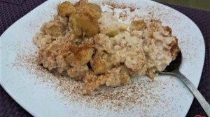 Овсяная каша с бананом и корицей