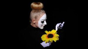 PHOTO SHOOT CLOWN