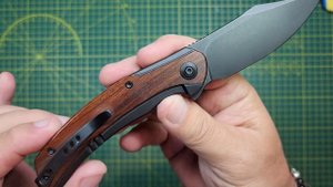 WE KNIFE SNICK TITANIUM WOOD CPM 20CV,  Excellent carry, finer materials, perfect ergos, SD capable