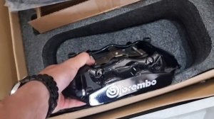 Усиленные тормоза Brembo GT6 + GT4 на Toyota Land Cruiser 200.