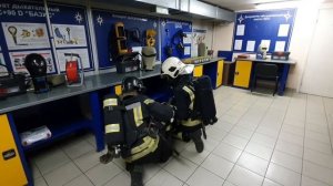 Обследование помещения звеном ГДЗС. Способ передвижения "Пистолет".