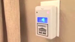Электронный отпугиватель насекомых и грызунов Riddex Pulse