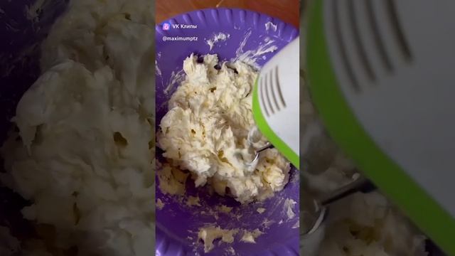 Шоколадные капкейки с земляникой и крем-чиз  #капкейки #рецепт #кулинарныймастеркласс #капкейки