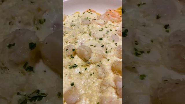 🔥 Fettuccine Alfredo Con Camarones Y Callo De Hacha🔥Sígueme Para Más Contenido De #Comida #Pasta