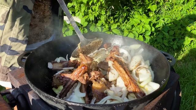 Мужики это Обожают! Рецепт Огромных БАРАНЬИХ РЕБРЫШЕК с Овощами на Костре!_4K