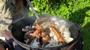Мужики это Обожают! Рецепт Огромных БАРАНЬИХ РЕБРЫШЕК с Овощами на Костре!_4K