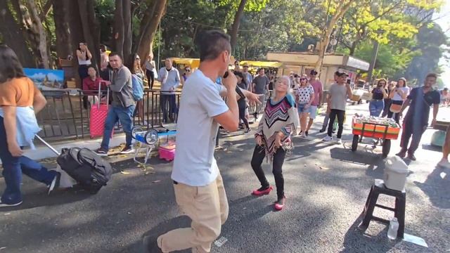 ESSA GAROTA PEDIU UMA CHASSE PRA CANTAR COM ALEMÃO DA PIZADINHA VEJA O QUE ACONTECEU смотреть онлайн