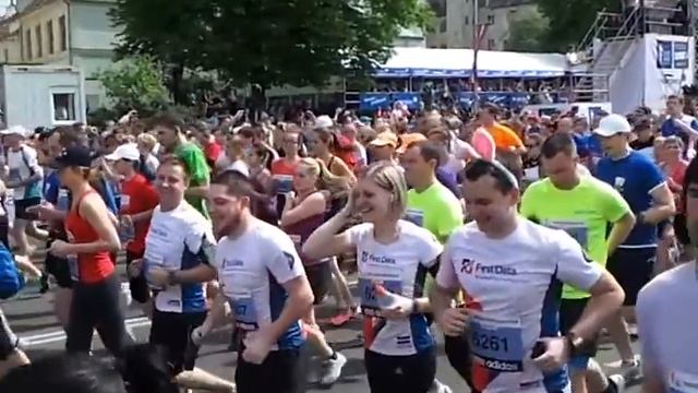 Старт марафона Nordea 2014 в Риге на 10 км. смотреть онлайн