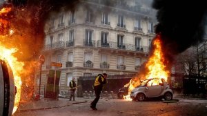 Французские хулиганы в новогоднюю ночь сожгли 984 автомобиля