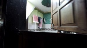 Как выглядят трущебы Мумбаи ночью.