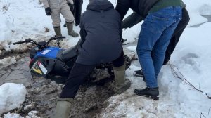 Утро 1 января. Снегоходы