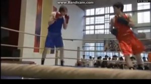 Бой Брюса ли с Боксером