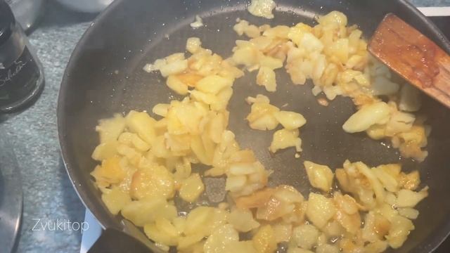 Звук, когда в раскаленную сковороду попадает вода смотреть онлайн