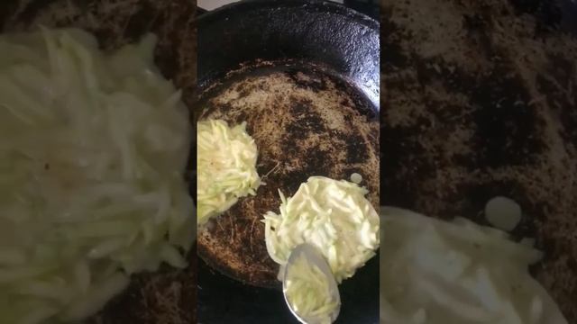 Корейские хозяйки готовят  хобакчон для поднятия настроения в пасмурные дни! #корейскаякухня