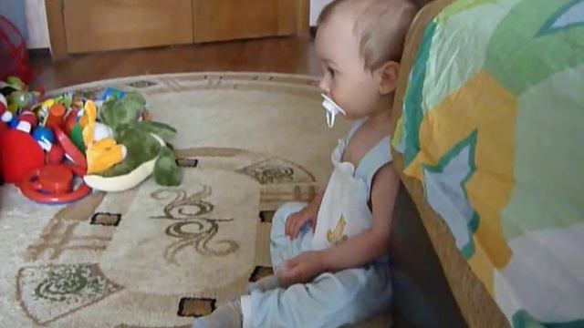 МАЛЫШ И ПУСТЫШКИ...КАКАЯ ЖЕ ВКУСНЕЕ?!! смотреть онлайн