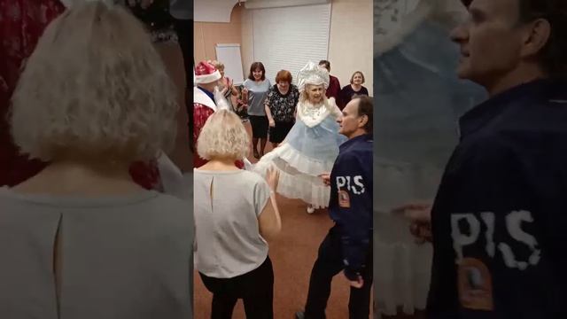 Весело встречаем Новый год