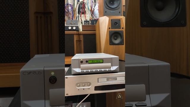 CD CYRUS 8 England 220v hiếm hay lành. 0866880998 смотреть онлайн