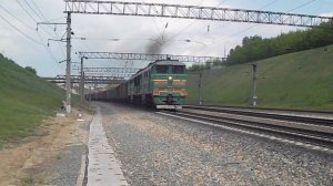 Тепловоз 2ТЭ116-1507 на подъёме.