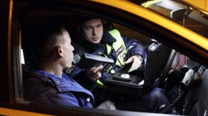 С похмелья за рулем: водитель надул в 4 раза больше нормы! Но суд встал на его сторону