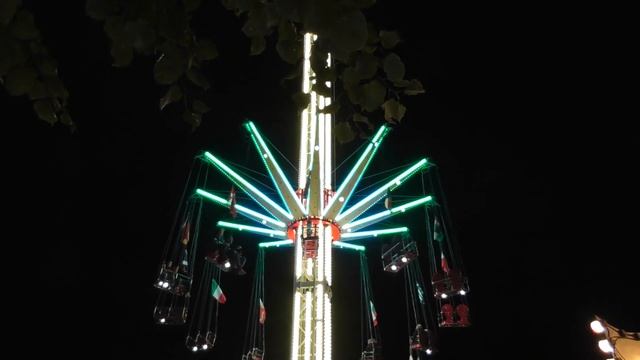 Kirmes in der Dunkelheit (Emsbüren) смотреть онлайн