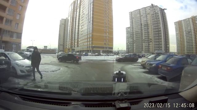 Наглый робот доставщик почты России.