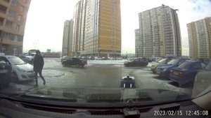 Наглый робот доставщик почты России.