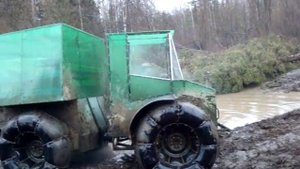 Переправа, каракат с двигателем Ока.