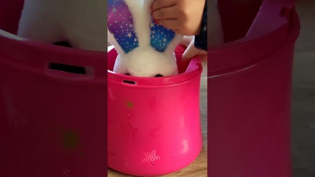 Распаковка подарка ZURU Pets Alive Magic Bunnies. #vlog #family  #новыйгод #подарок #деньрождения