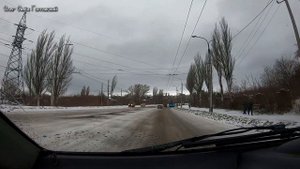 Гололёд на дорогах Горловки. Без аварии не обошлось.