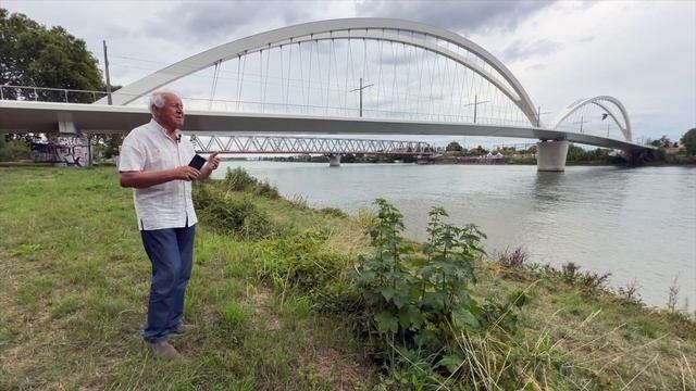 Самый красивый трамвайный мост Европы - Беатус-Ренанус в Страсбурге смотреть онлайн