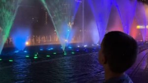 Шоу фонтанов у ICONSIAM в Бангкоке. Весело и красиво!